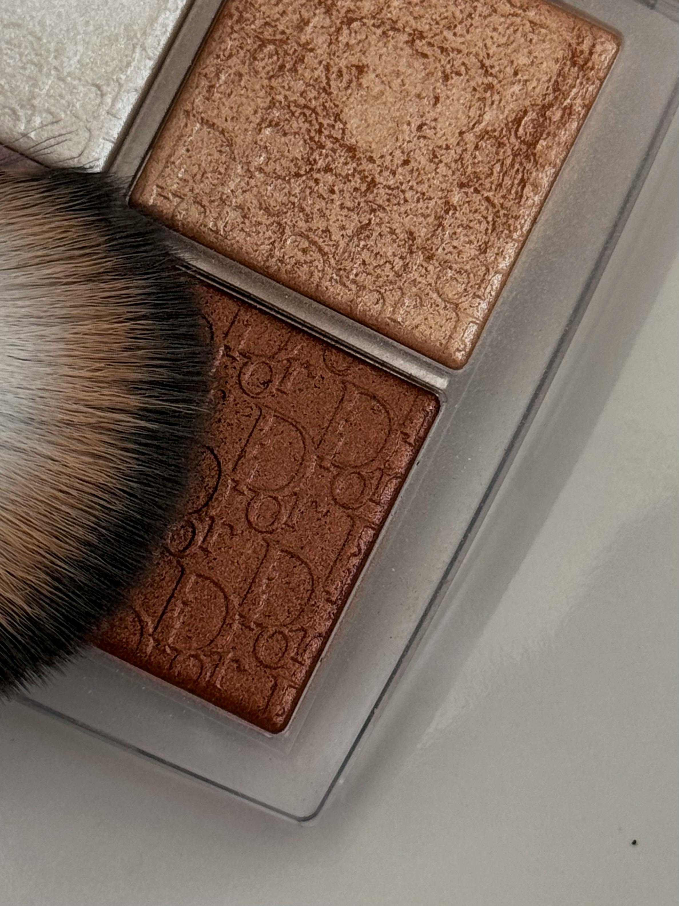 MINIMALIST MAKEUP