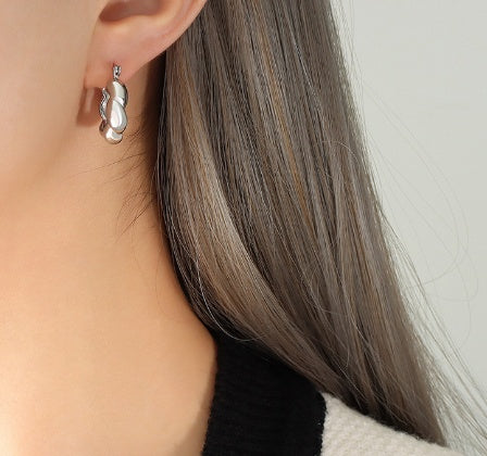 Maya Elegant Knot Earrings